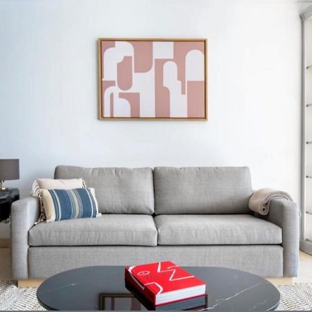 Bright 1Bedroom Apartment Centrally Located With Most Beautiful Views From Seine At 10 Minutes Walking From Beaugrenelle Shopping Mall And Eiffel Tower パリ エクステリア 写真